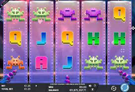 8 Bit Intruders Slots